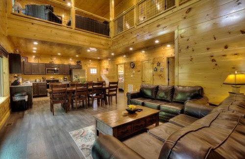 Gatlinburg Apartamento | Luxury 5bed/6ba Cabin: Theater, Pool Room, Hottub!