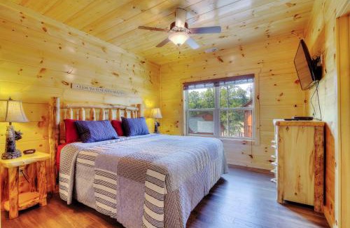 Gatlinburg Apartamento | Luxury 5bed/6ba Cabin: Theater, Pool Room, Hottub!