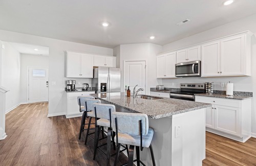 Wilmington Casa | Luxury 5BR/3BT+Game Room+ Office+ Near Beach
