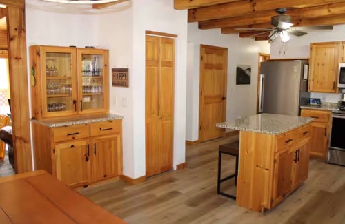 Waynesville Cabina | Luxury 5br Cabin: Movie & Arcade Rooms, Large Porch, & More @ Lake Junaluska