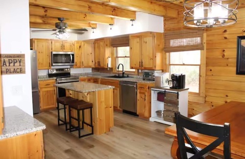 Waynesville Cabina | Luxury 5br Cabin: Movie & Arcade Rooms, Large Porch, & More @ Lake Junaluska