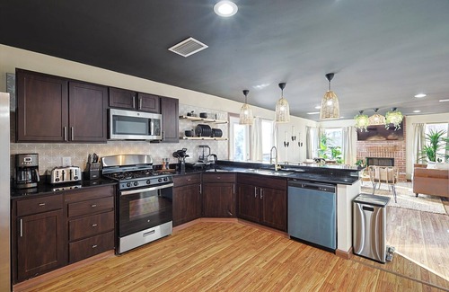 DeSoto Casa | Luxury 5BR Getaway w/ Pool, Hot Tub & Cinema