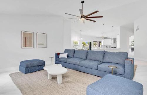 Rainbow Farms Casa | Luxury 6 000 sqft Oasis- Pool Sleeps 16
