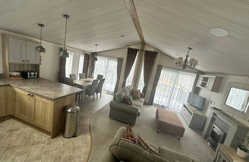 New Forest District Cabina | Luxury 6-8 Berth Lodge in the heart of the New Forest