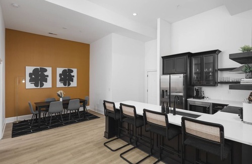 Cleveland Park Casa | Luxury 6 Bed 3 Bedroom Walk to Restaurants +Coffee