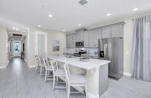 Buena Ventura Lakes Villa | Luxury 6 Bed Villa with Pool/Spa on Solara Resort Clubhouse - Minutes to Disney