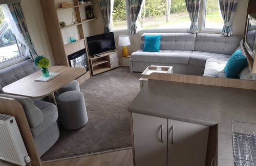 Skegness Chalet De Esquí | Luxury 6 Birth Caravan with Hot Tub in Skegness