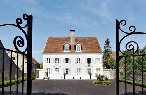 Saunieres Casa | Villa Saunières. Luxe. 6 suites, piscina climatizada, sauna, baño turco, fitness.