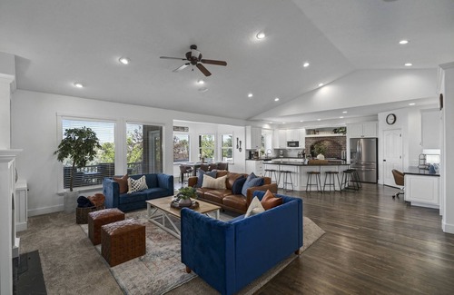 Layton Casa | Luxury - 6000sqft- Sleeps 22+ Basketball, Billiards, Theater, Game, PrincessRoom