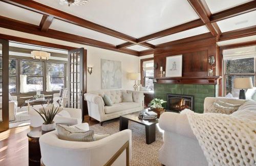 East Isles Casa | Luxury 6600 sq.ft Stunning Home/Sleeps 10+