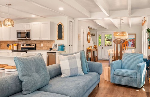 Rehoboth by the Sea Casa | Super lindo- Oceanfnt 3 BDR condo, mascotas bien, los fines de semana de otoño son encantadores en Dewey !!!