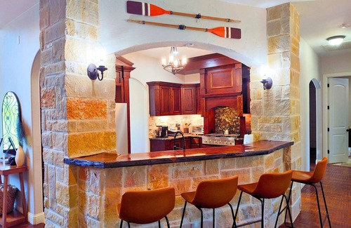 Shady Shores Casa | Luxury 6BR Lake Home + Hot Tub + Pool Coming Soon