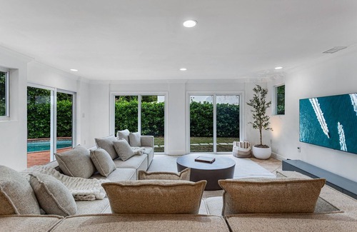 El Portal Casa | Cozy Luxury Home w/ Private Pool, Billiards & More
