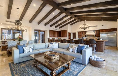 Centro Villa | Luxury 7-BD Hacienda-Style Villa with Butler & Staff