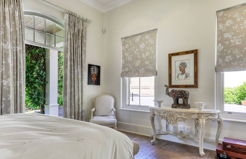 Constantia Villa | Luxury 7 bedroom villa with tennis court