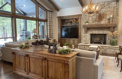 Sunriver Casa | Luxury 7 Br, 7.5 Ba Home. Great for Retreats and Family Gatherings!