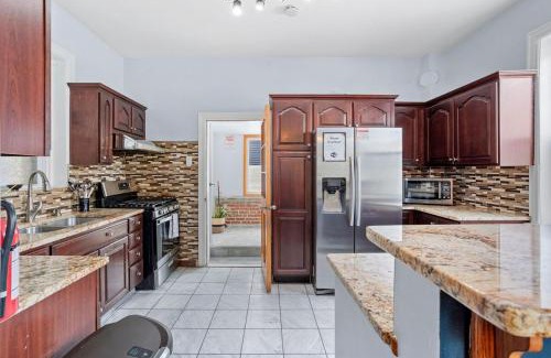Atlantic City Casa | Luxury 8 Bedroom House, Steps to Tropicana, Beach and Boardwalk!