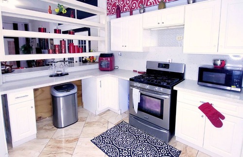 Eastwood Park Casa | Luxury 9BR In Central Halfway Tree @Kingston Manor