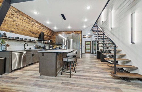 Omaha Casa | Luxury A-Frame*Hot-tub*Firepit