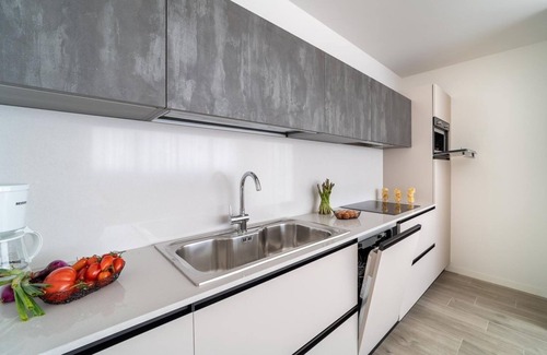 Lignano Sabbiadoro Apartamento | Alojamiento de lujo con vistas panorámicas a la laguna y al mar.