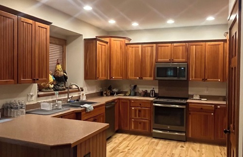 Glen Arbor Casa | Luxury A/C home in the Woodstone. Walk to downtown GA.