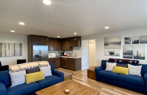 Far West Casa | Luxury and Cozy Villa in the Vineyard (Pet Friendly!)