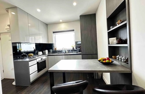 Kew Apartamento | Luxury and grandeur with private courtyard