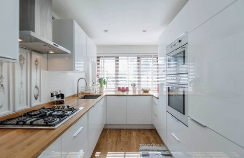 Greenwich West Casa | LUJOSO Y ESPACIOSO 4 CAMAS PARA LOS GRUPOS MÁS GRANDES
