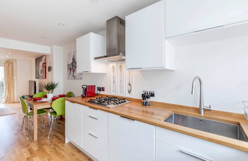 Greenwich West Casa | LUJOSO Y ESPACIOSO 4 CAMAS PARA LOS GRUPOS MÁS GRANDES