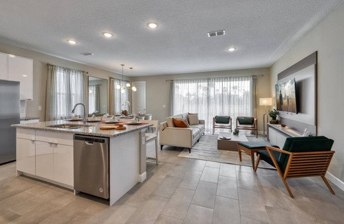 West Kissimmee Villa | Luxury and Spacious Villa With Private Pool and Themed Bedrooms