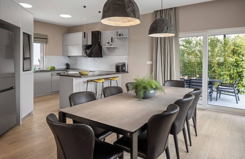 Mimice Villa | ¡PARA ESTRENAR! Muy lujosa y elegante Villa IPONI con piscina privada, gimnasio, vista al mar