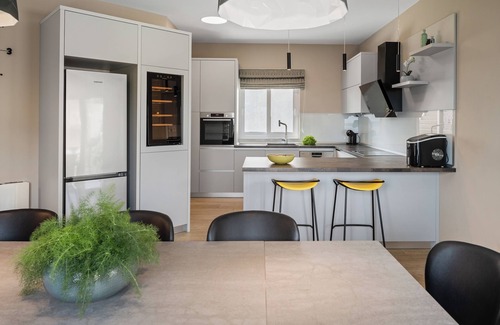 Mimice Villa | ¡PARA ESTRENAR! Muy lujosa y elegante Villa IPONI con piscina privada, gimnasio, vista al mar