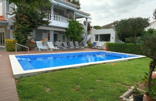 Corroios Apartamento | Luxury Apartment 4 Bedrooms Pool in Marisol
