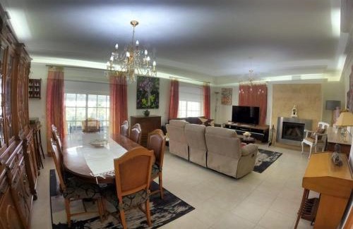 Corroios Apartamento | Luxury Apartment 4 Bedrooms Pool in Marisol