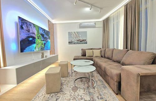 Odesos Apartamento | Luxury Apartment. 75 inches TV