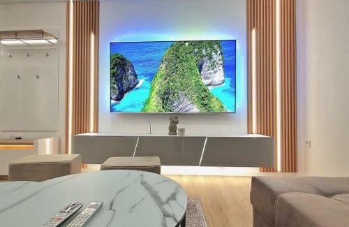 Odesos Apartamento | Luxury Apartment. 75 inches TV