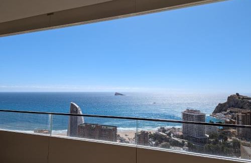Cala Apartamento | Luxury Apartment - Benidorm Beach - Sea Views, Pool & Terrace