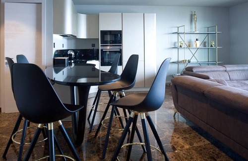 Solenzara Apartamento | Apartamento de lujo con impresionantes vistas al mar.