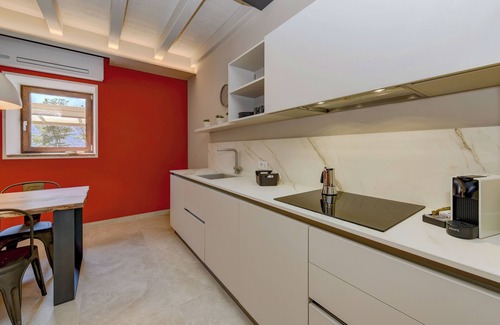 Anfo Apartamento | Luxury Apartment front lake