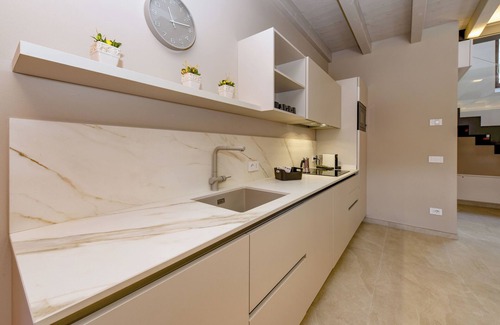 Anfo Apartamento | Luxury Apartment front lake