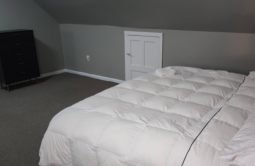 Cove - East Side - Shippan Apartamento | Luxury Apartment in Downtown Stamford With Deck. Minutes to the beach!
