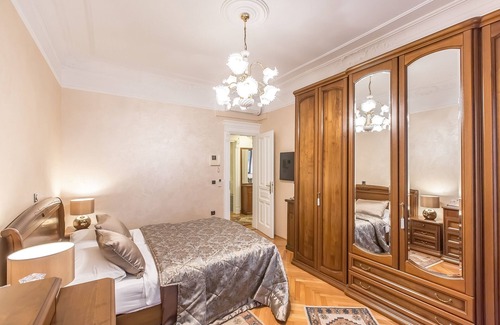 City Center Cama Y Desayuno | ¡Apartamento de lujo en el exquisito Bed & Breakfast Villa Hasi en el centro de la ciudad!