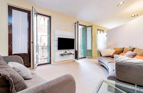 Sol Apartamento | Luxury Apartment in La Latina by Batuecas