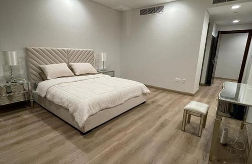 Doha Apartamento | LUXURY APARTMENT IN PEARL ISLAND FOR FIFA