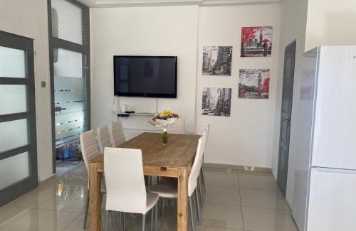 Nepszinhaz negyed Apartamento | LUXURY apartment in the centre AC Parking Garden