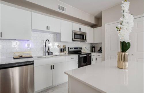 Downtown Oklahoma City Apartamento | Luxury Apartment in Bricktown Riverwalk