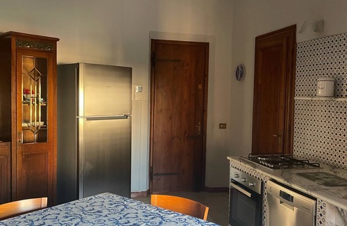 Livorno Apartamento | Luxury apartment in villa a few steps from the sea