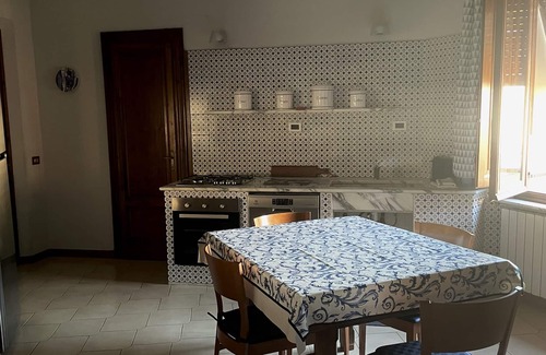 Livorno Apartamento | Luxury apartment in villa a few steps from the sea