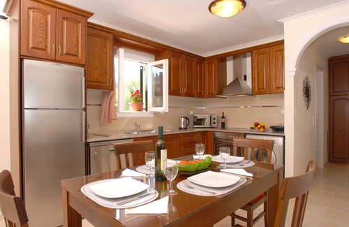 Termenades Apartamento | Apartamento de lujo dentro de la villa con piscina cerca de Sidari