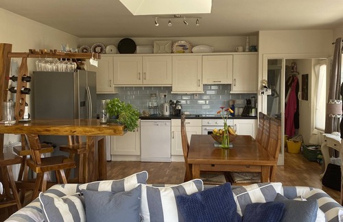 Inniscarra Apartamento | Luxury Apartment Lahinch 2mins from beach restaurants and Golf Club+parking